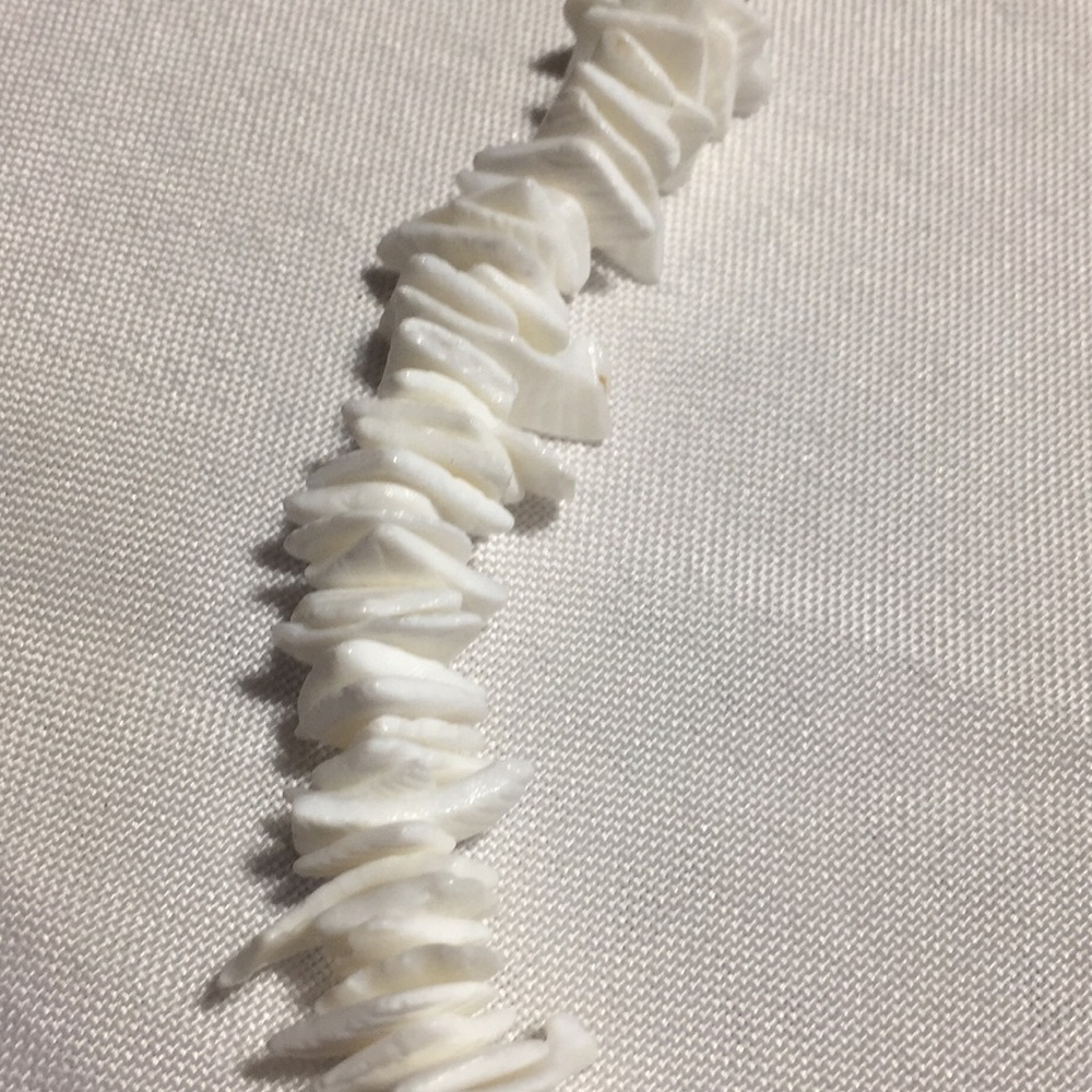 Shell necklace - Picture 3 of 5